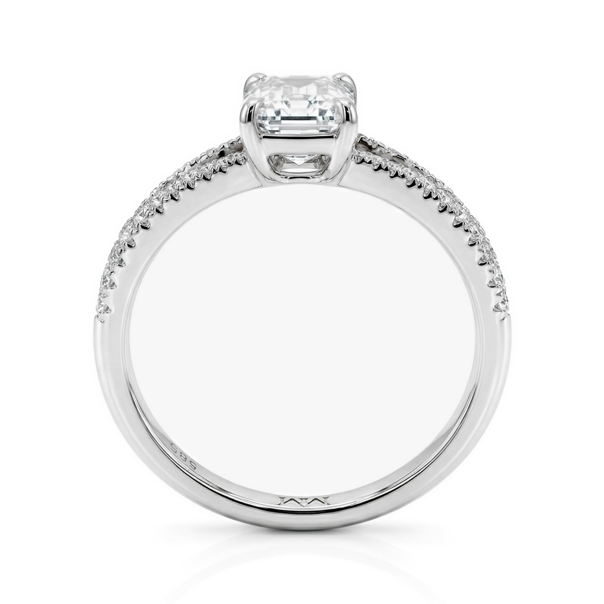 Emelise - Bague en moissanite taille émeraude avec corps de bague dédoublé et pierres latérales