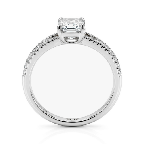Emelise - Bague en moissanite taille émeraude avec corps de bague dédoublé et pierres latérales