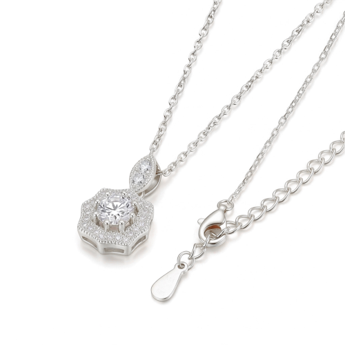 Octavia - Pendentif en moissanite d’inspiration vintage avec un halo ornemental