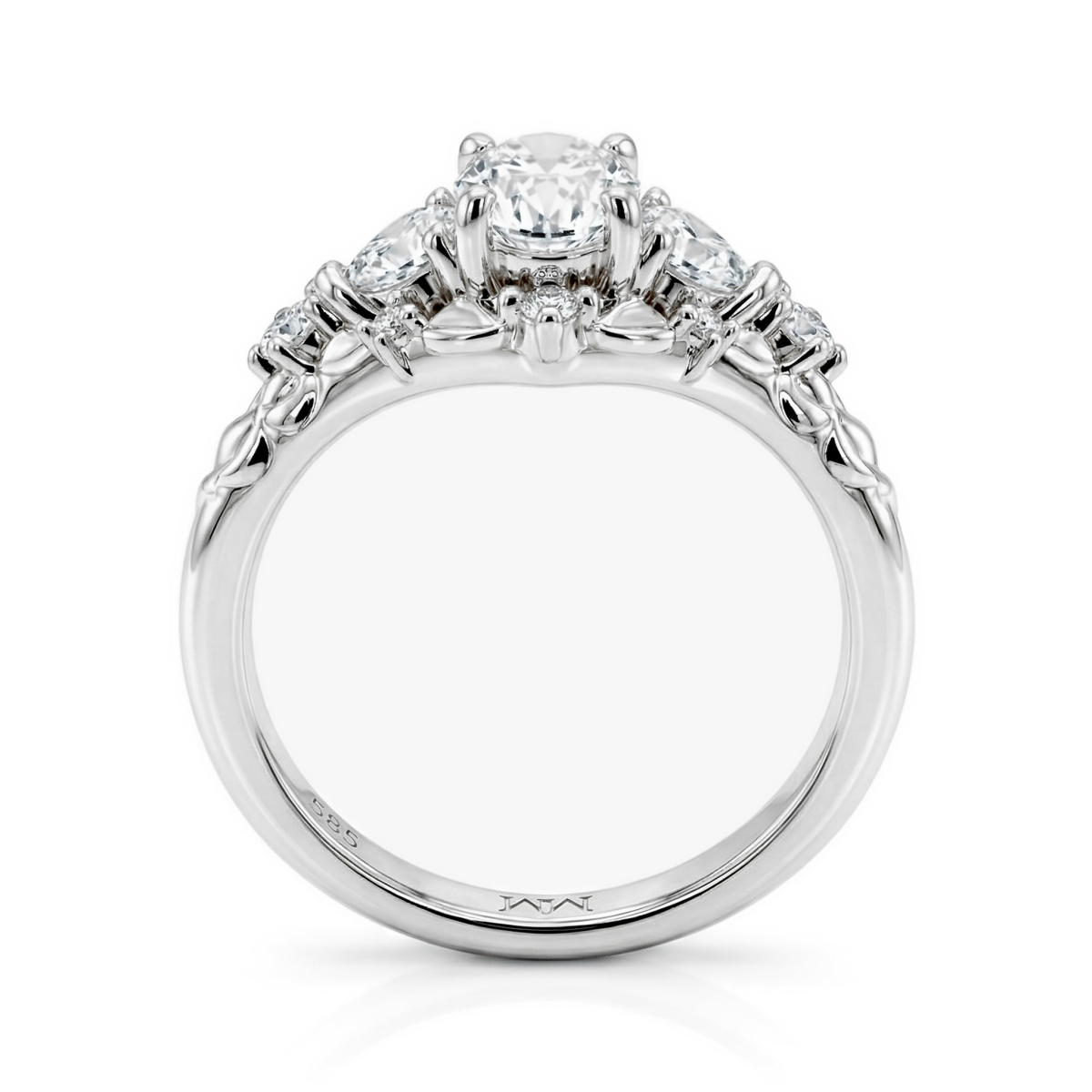 Gardenia - Bague de fiançailles en moissanite ovale avec des détails en forme de cœur et des détails ronds