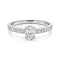 Nina - Bague en moissanite ovale avec pierres latérales serties en pavé