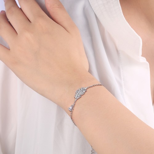 Foliana - Bracelet à charm feuille en moissanite avec une pierre pendante