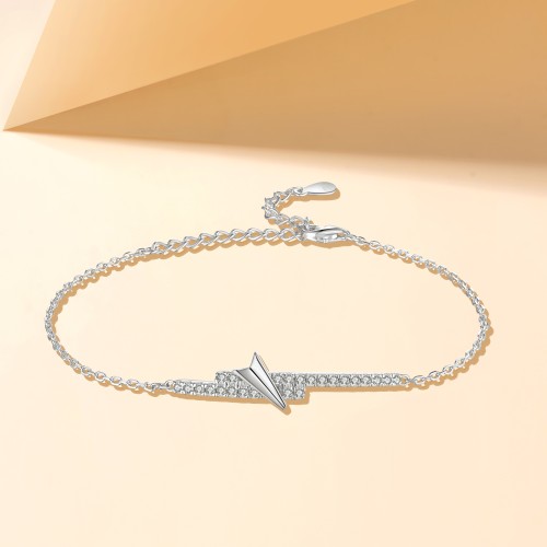 Volute - Bracelet chevron en moissanite avec serti pavé