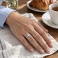 Primrose - Bague vintage en moissanite ronde avec épaulements floraux