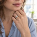 Posy - Bague en moissanite marquise avec pierres latérales en grappe