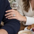 Soleil - Bague halo en moissanite ovale avec anneau pavé