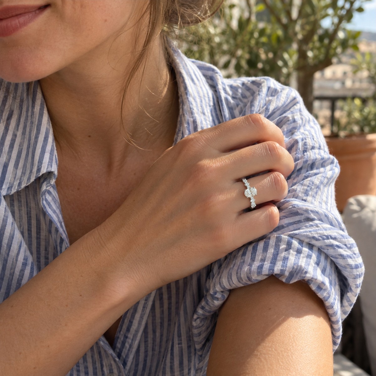 Constella - Bague de fiançailles en moissanite ovale avec pierres latérales disséminées
